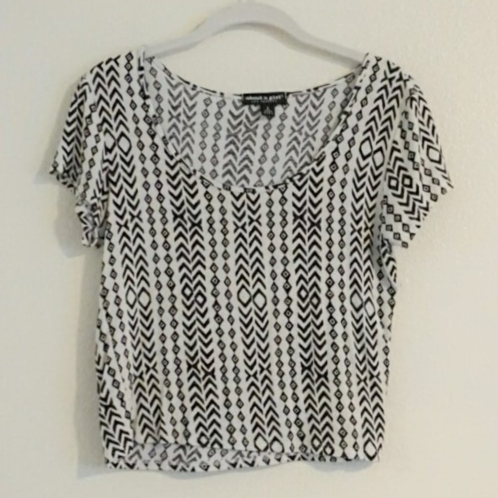 Black and White Patterned Crop Top